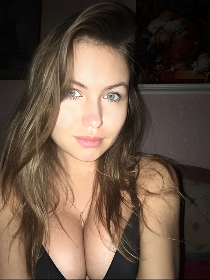 Стефания привлекальеная девушка из Локни цена от 1500 руб