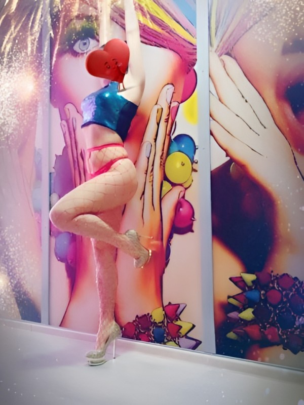 Ксюша привлекательная девушка из Локни цена от 10000 руб