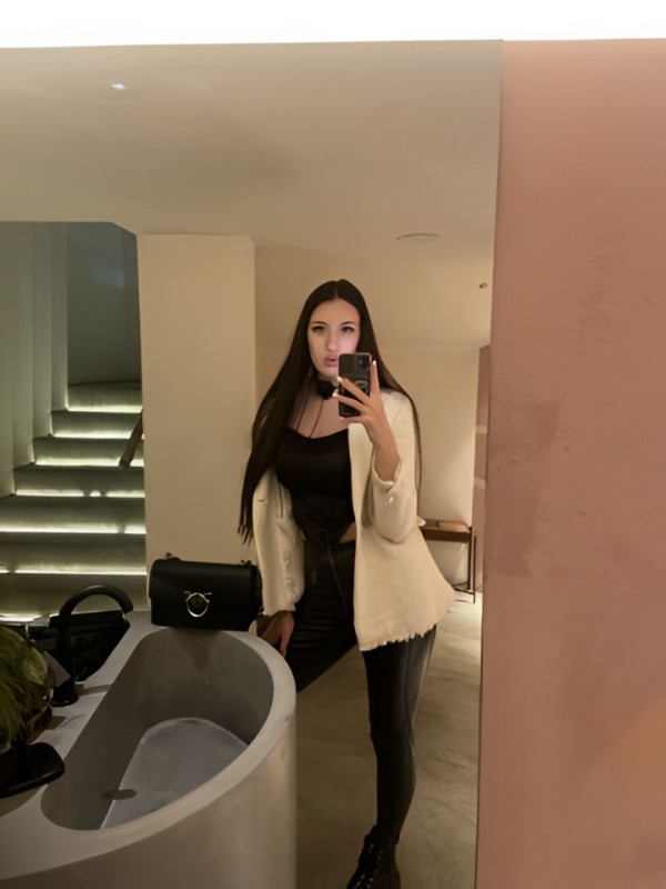 Майя привлекательная девушка из Локни цена от 3000 руб