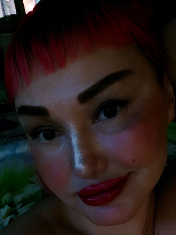 Викуля привлекательная девушка из Локни цена от 10000 руб