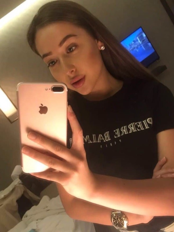 Дарина привлекательная девушка из Локни цена от 3500 руб