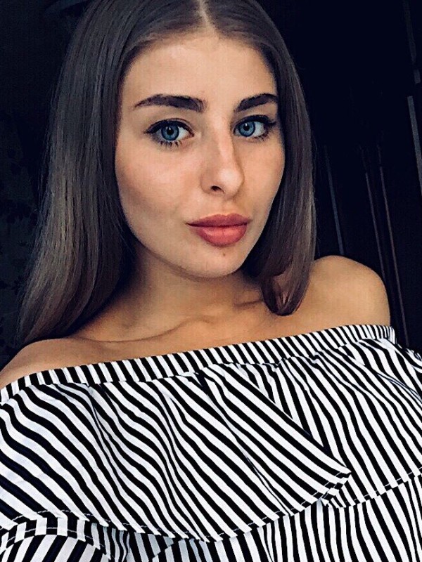 Алена привлекательная девушка из Локни цена от 3500 руб