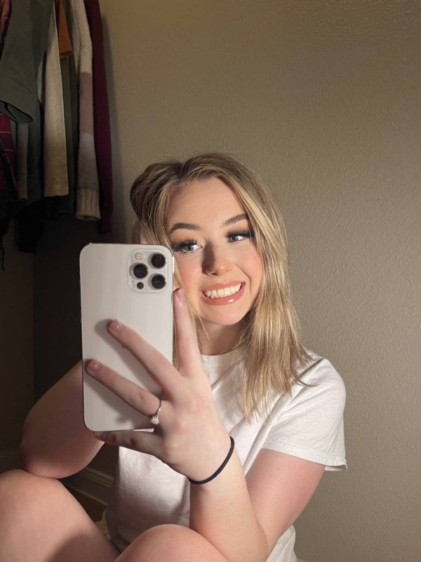 Ника привлекательная девушка из Локни цена от 3000 руб