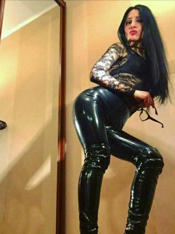 Ирина привлекательная девушка из Локни цена от 3000 руб