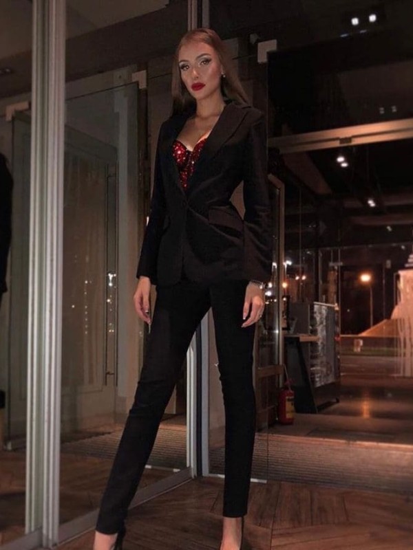 🎥 РИТОЧКА привлекательная девушка из Локни цена от 5000 руб